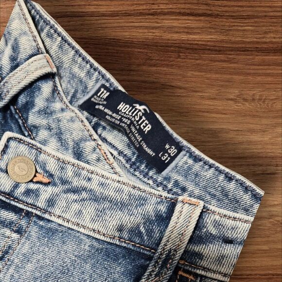 Hollister Assymetrical Button Light Wash Blue Jeans - Picture 5 of 6